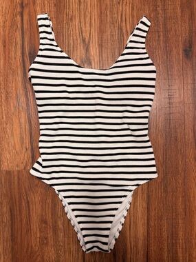 Abercrombie Striped Black and White Ribbed One-Piece Swimsuit NWOT